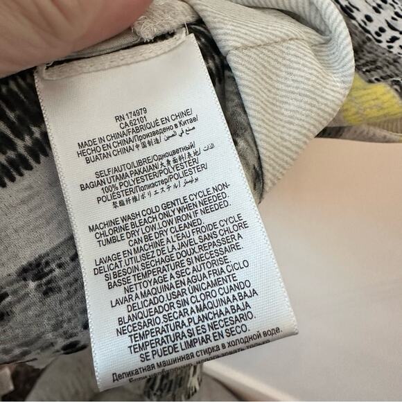 BCBG MAX AZRIA Graphic Scarf Printed Shift Multicolor Dress Small - Picture 5 of 6